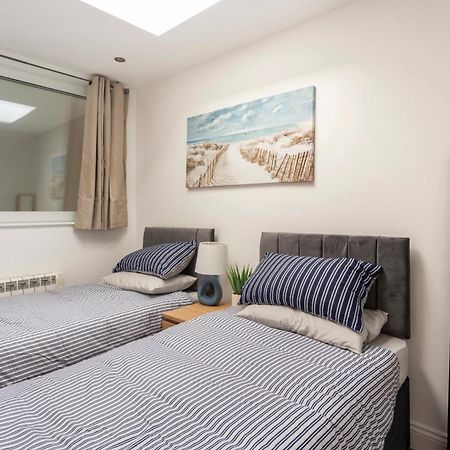 Beautiful 2 Bed Apartment Just Steps To The Beach Weymouth Exterior photo