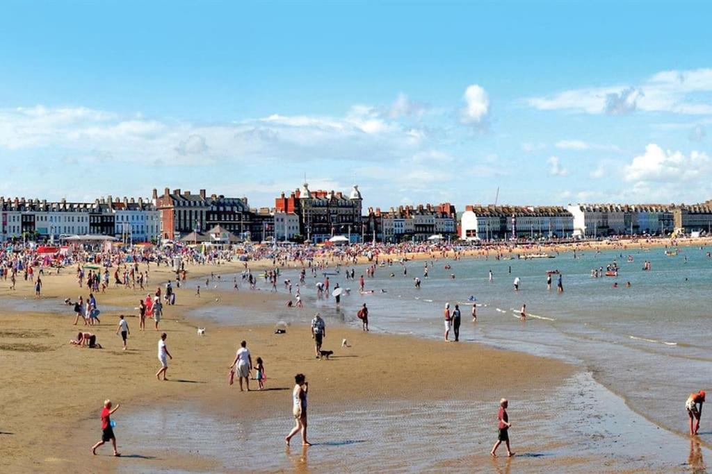 Beautiful 2 Bed Apartment Just Steps To The Beach Weymouth Exterior photo